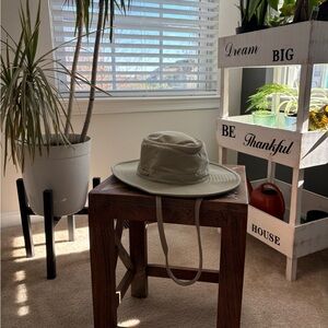 Tilley LTM6 Airflo Neutral Stone Tan Sun Hat-Size 7 1/4TH